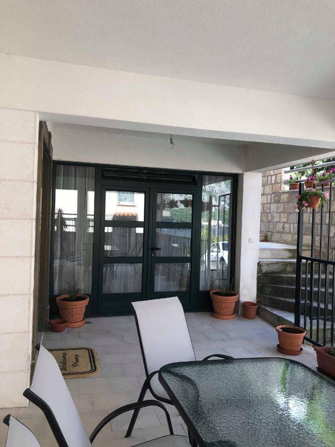 Apartmani Petrija Prčanj Exteriér fotografie