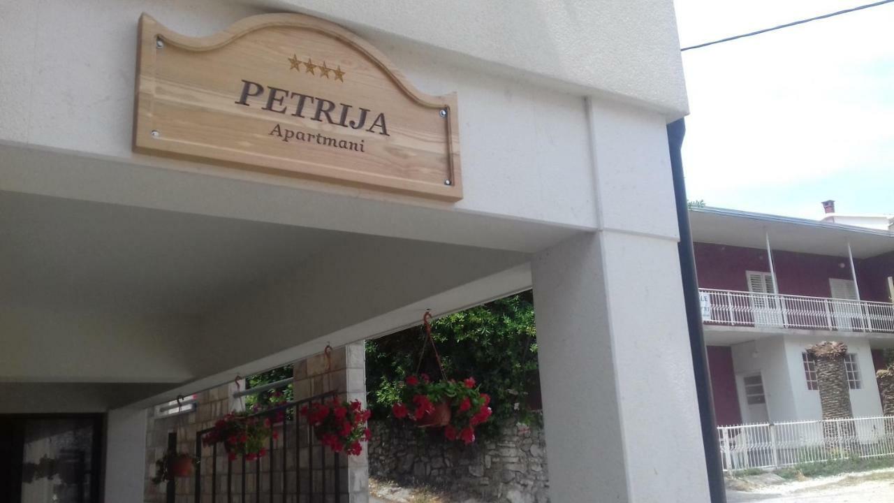 Apartmani Petrija Prčanj Exteriér fotografie