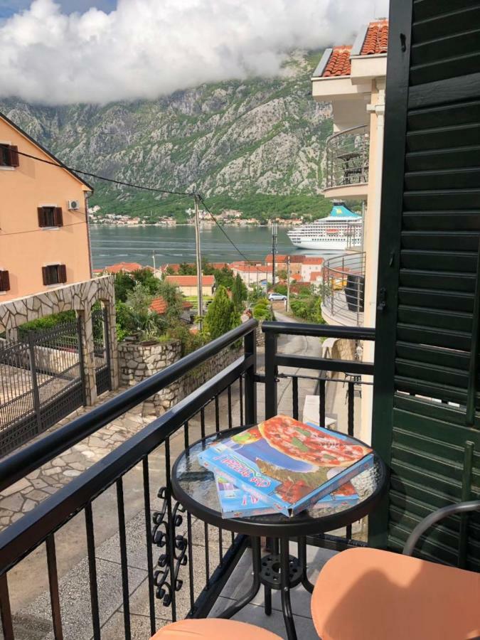 Apartmani Petrija Prčanj Exteriér fotografie